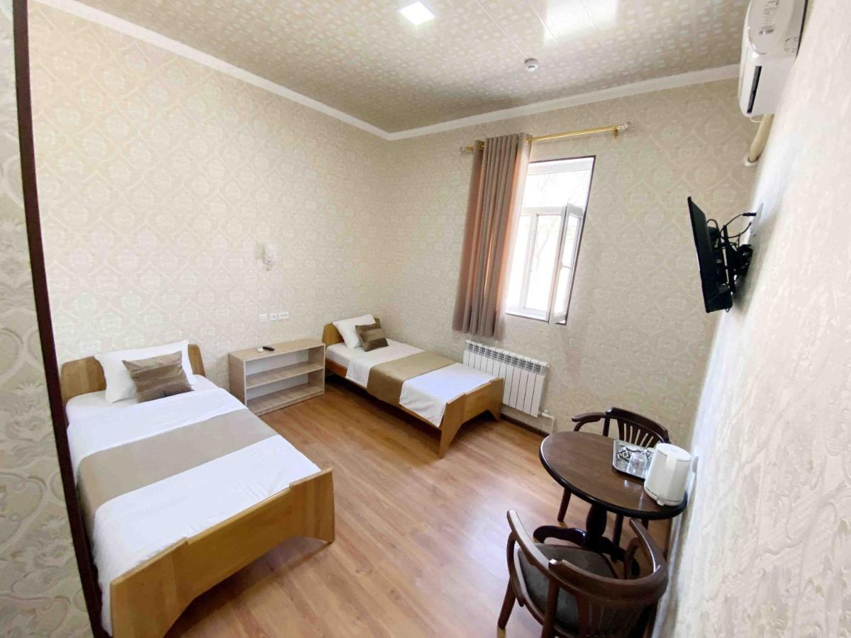 Polvon Ota Hotel Хива Екстериор снимка