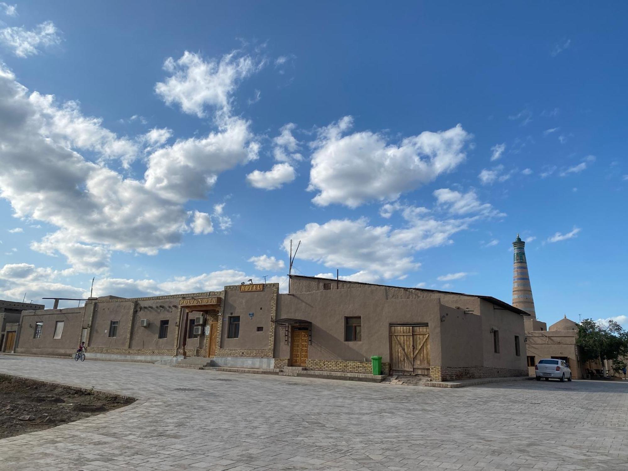 Polvon Ota Hotel Хива Екстериор снимка