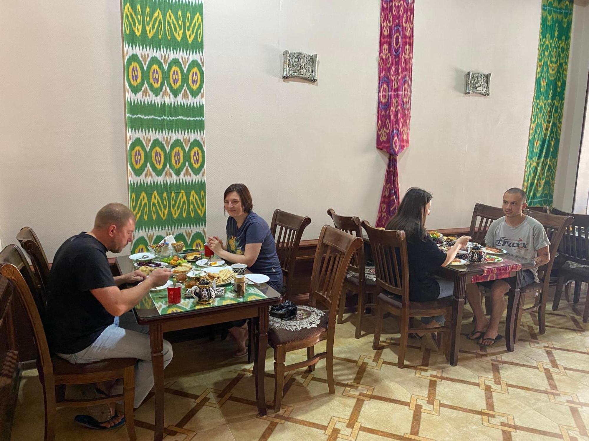 Polvon Ota Hotel Хива Екстериор снимка